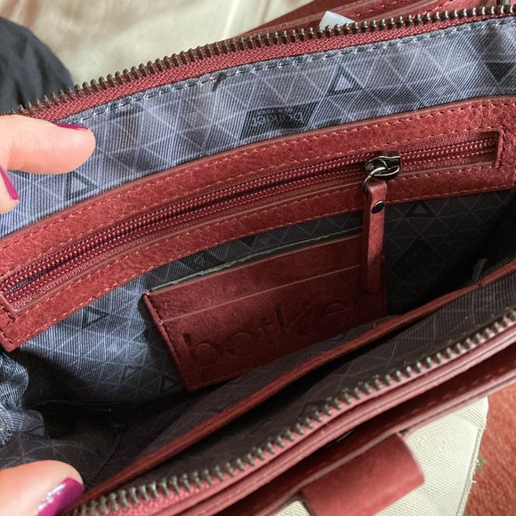 Leather small crossbody handbag - Picture 7 of 8